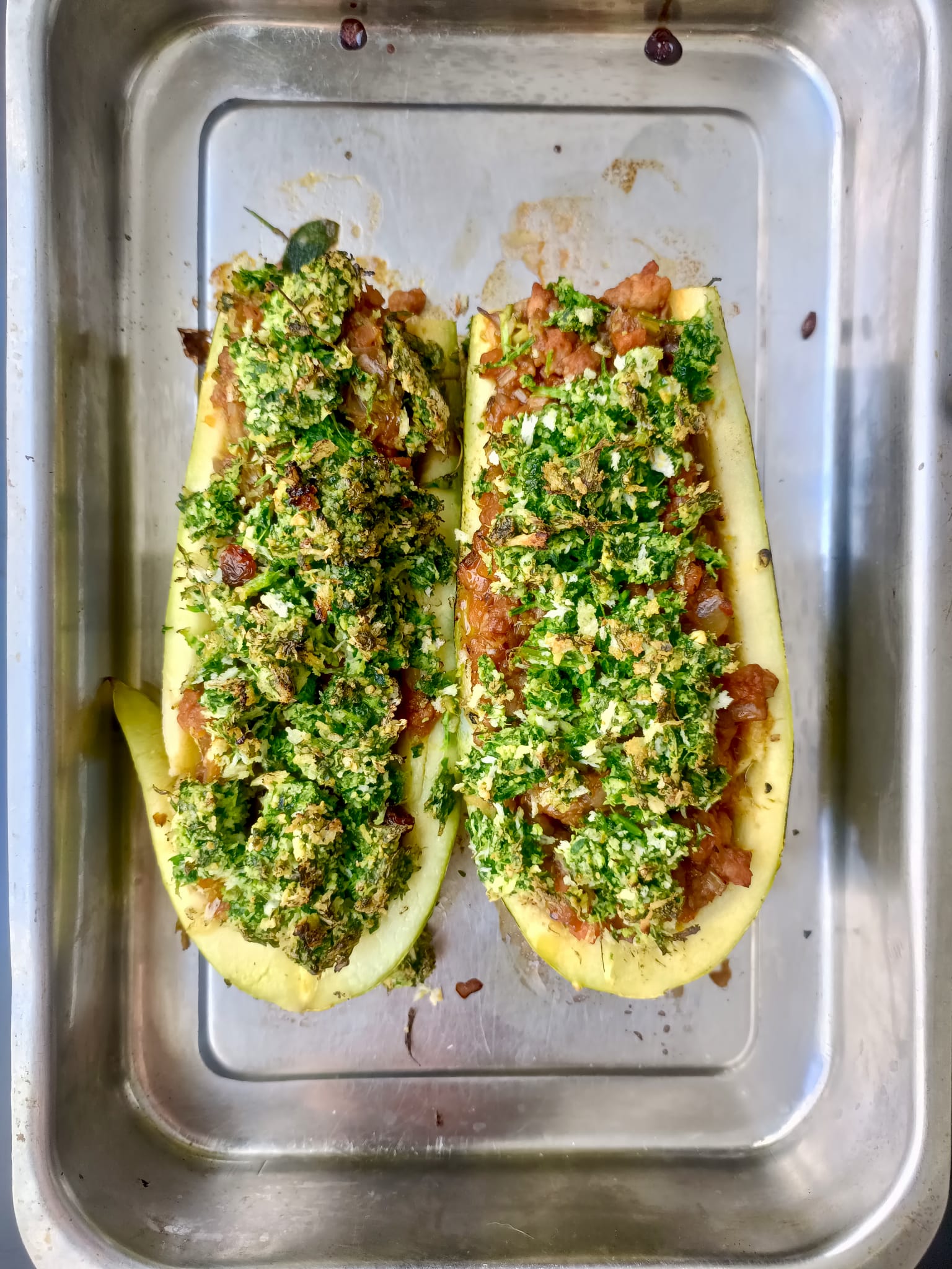 Calabacines gratinados con salsa napolitana