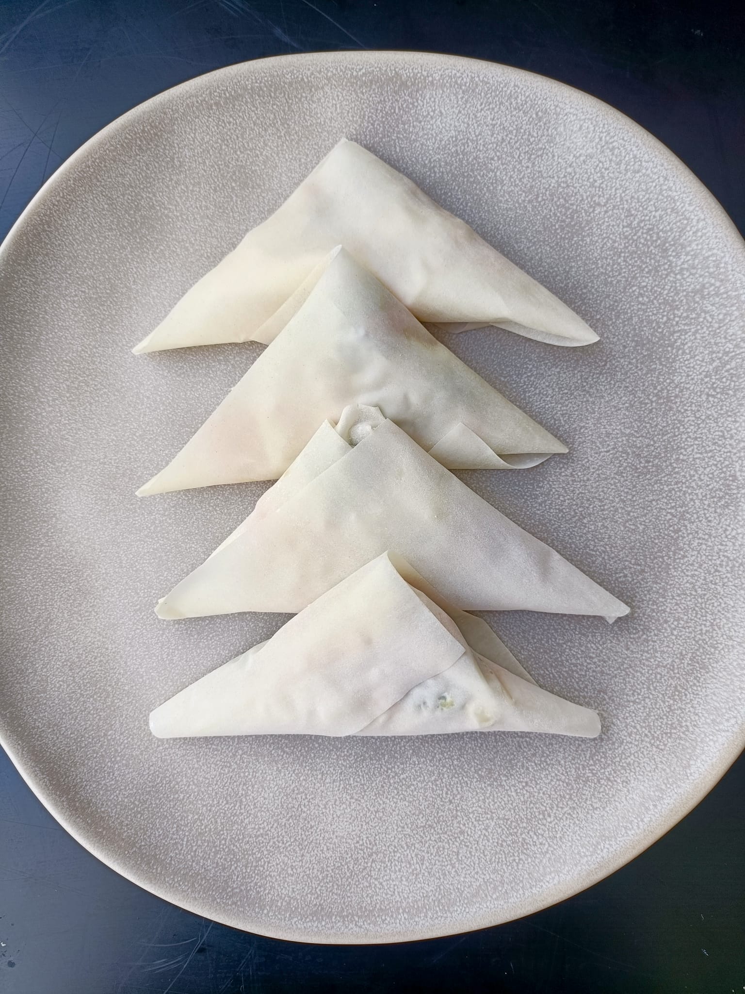 Empanadilles tipus "samoses" amb chutney de poma i albercoc