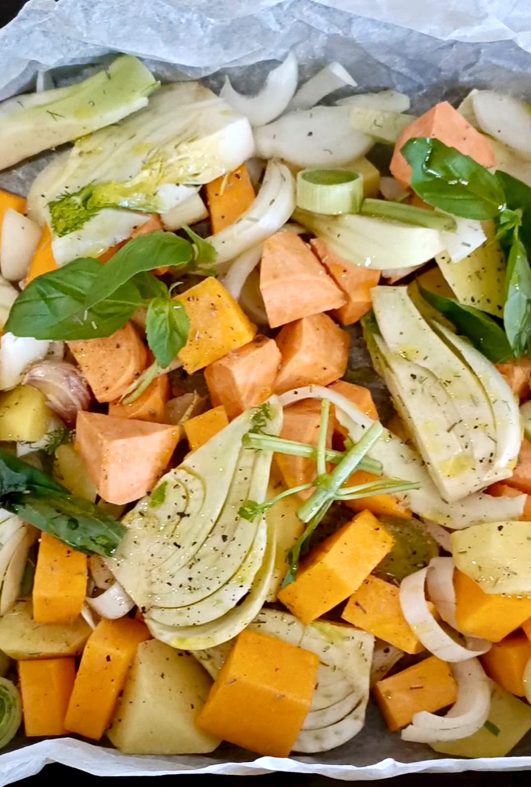 Verduras asadas con limón, tomillo y "bocados de Heura" (sustituto del pollo)
