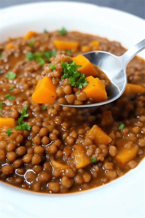 Lentejas estofadas con verduras y chorizo de calabaza (calabizo)